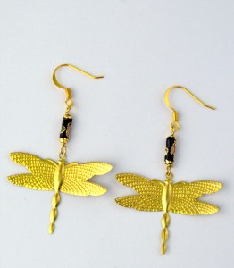 Golden Dragonflies örhängen med cloisonne pärlor och trollsländor